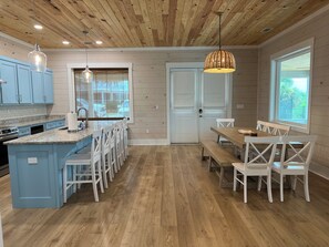 Dining - Slack Tide Vacation House (Mexico Beach)