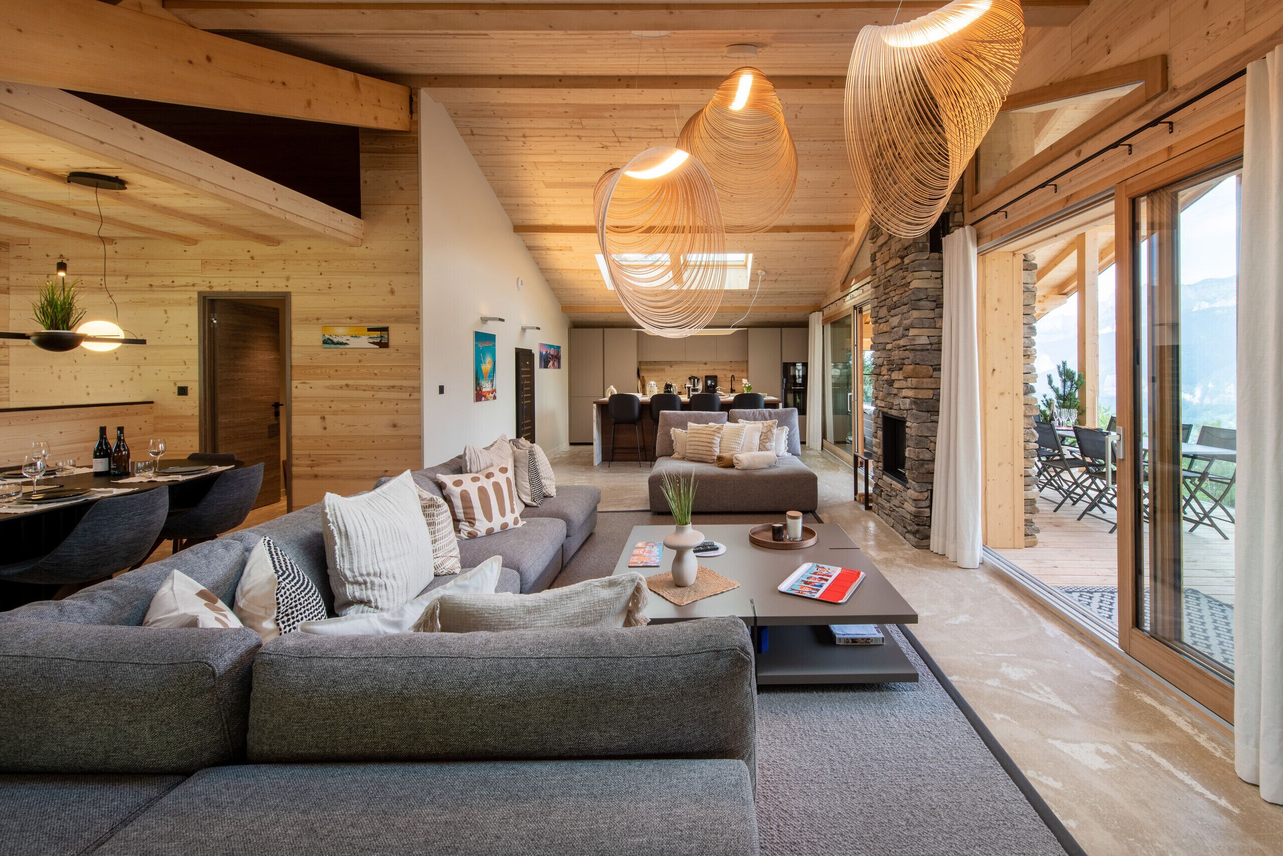 Televisión, chimenea