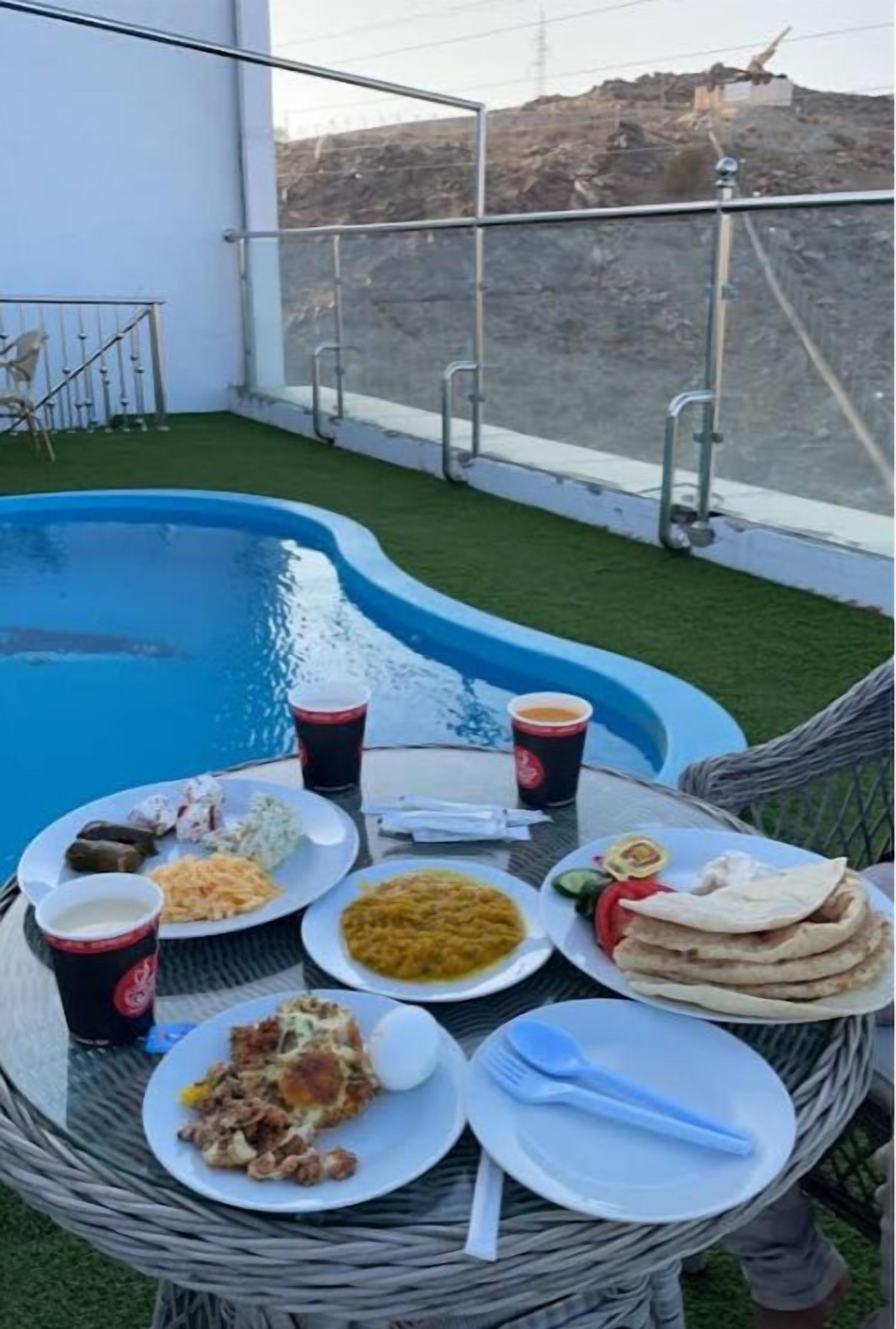 Makan di kamar