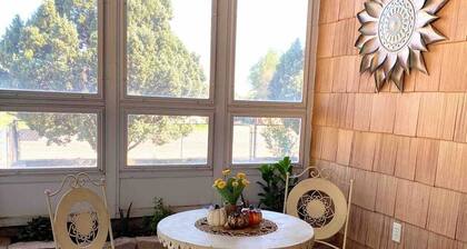 Charming 3-bedroom house with AC, WiFi in Clayton