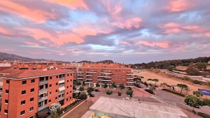 Apartamento, 3 quartos, sacada, vista para a cidade | Fachada