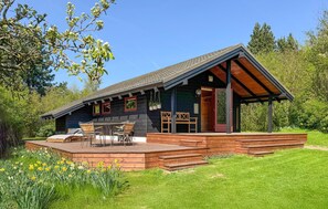 Outdoor dining - 2 bedroom amazing home in Præstø (Præstø)