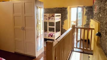 2 habitaciones, tabla de planchar con plancha y wifi gratis