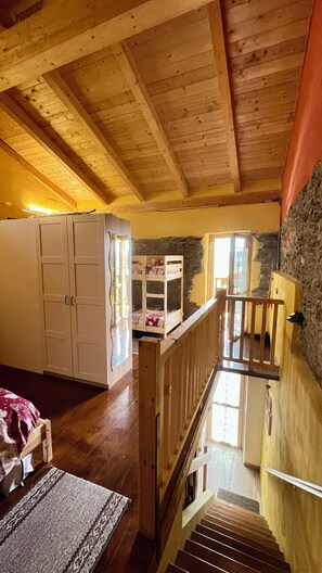 2 chambres, fer et planche à repasser, Wi-Fi gratuit, draps fournis