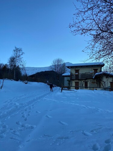 Baita Pinot – Cozy Alpine Chalet with Stunning Valley Views