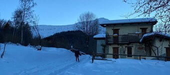 Baita Pinot – Cozy Alpine Chalet with Stunning Valley Views