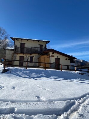Exterior - Baita Pinot – Cozy Alpine Chalet with Stunning Valley Views (Frassino, CN 12020 IT IT)