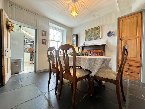 House | Dining