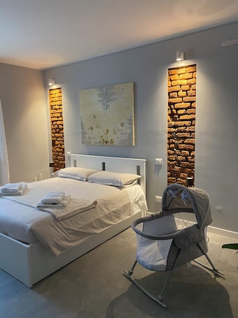1 bedroom, iron/ironing board, WiFi, bed sheets. B&B i13-A APARTMENT-MAGENTA-Airport MPX-Fiera Via Roma, 28 - Magenta (MI)