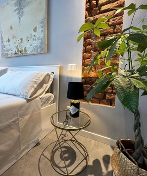 1 bedroom, iron/ironing board, WiFi, bed sheets - B&B i13-A APARTMENT-MAGENTA-Airport MPX-Fiera Via Roma, 28 - Magenta (MI) (Magenta)