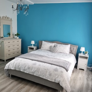 1 chambre, fer et planche à repasser, Wi-Fi gratuit, draps fournis