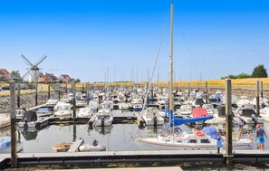 Marina - Gorgeous home in Stavenisse (Stavenisse)