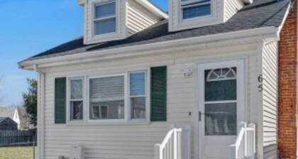 Cove Cottage | Close To Newport & Beaches