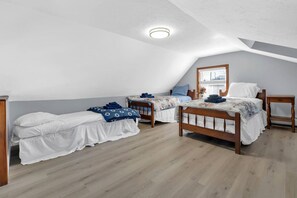 2 bedrooms, iron/ironing board, WiFi, bed sheets - Stays at Portsmouth at Cove (Portsmouth)