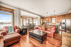 Deluxe Condo, Kitchen, Mountainside | Living area | Smart TV, fireplace, streaming services - Southpoint 25 Two Bdrm Ski In Out HotTub (Beaverdell)