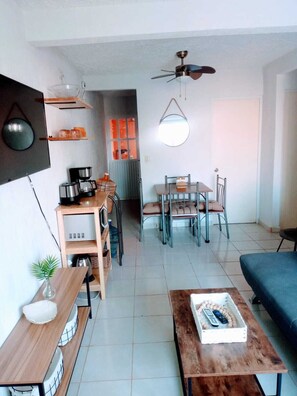 Smart TV - Cozy and clean apartment near the beach in Ixtapa. (Ixtapa Zihuatanejo)