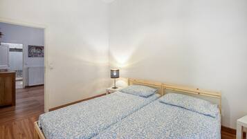 Bügeleisen/Bügelbrett, Reisekinderbett, kostenloses WLAN