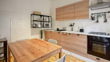 Kühlschrank, Herdplatte, Geschirrspüler