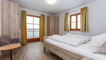 Family Apartment, Mountain View | 3 bedrooms, in-room safe, laptop workspace, soundproofing