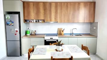 House, 2 Bedrooms, Balcony, Garden View | Interior