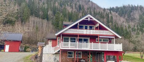 المنشأة من الخارج