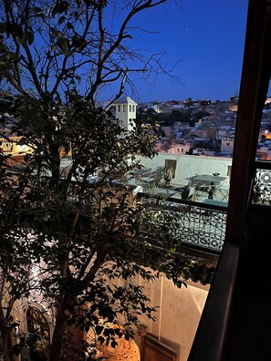 إطلالة من الشرفة