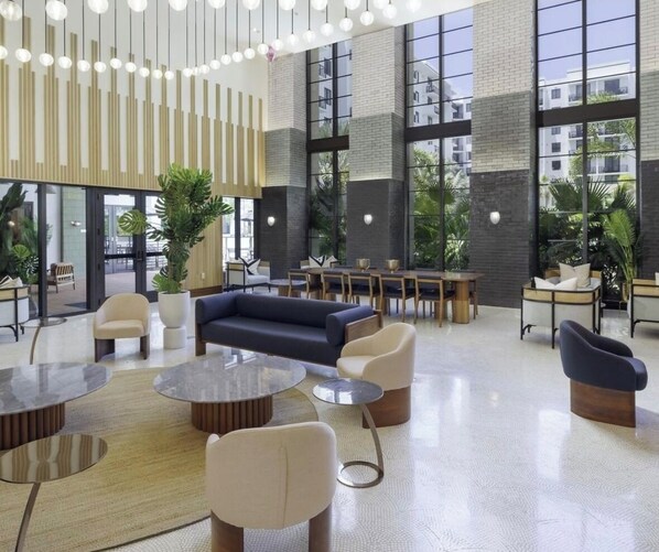 Interior - Luxury 1-bedroom condo with amazing views. (Miami)