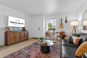 Lobby - Cozy Creekside Balcony Retreat By Branson Landing (Branson)