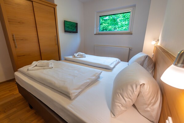 1 chambre, fer et planche à repasser, accès au Wi-Fi (inclus)