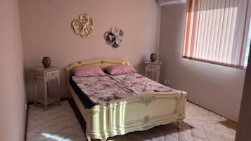 4 quartos, ferros/tábuas de passar roupa, Wi-Fi, roupa de cama
