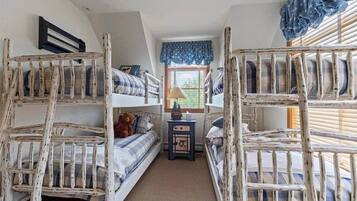 4 bedrooms, WiFi, bed sheets