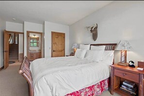 4 bedrooms, WiFi, bed sheets