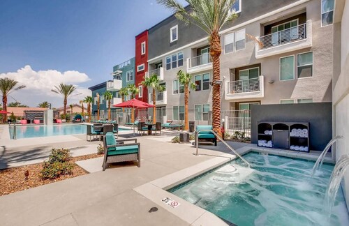 Vegas Vibes Only: 5-Star Stay with Pool & Views