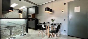 HBH06 - AP in the Center, Near the sea | Air, Pool, TV, Wifi. Full Kitchen