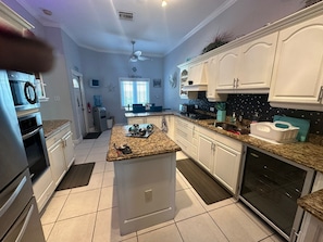 Fridge, microwave, oven, stovetop - 3-bedroom family housewith a large garden to relax under the Mango Tree (Patricks Island)