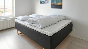 3 bedrooms, travel cot, free WiFi