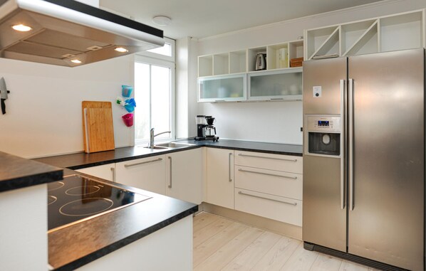 Kühlschrank, Mikrowelle, Geschirrspüler