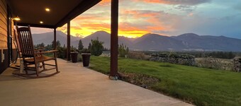 Bitterroot Sky Cottage-What A View!