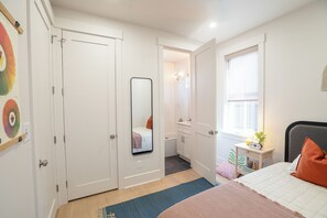 1 soverom, strykejern/-brett, wi-fi (inkludert) og sengetøy