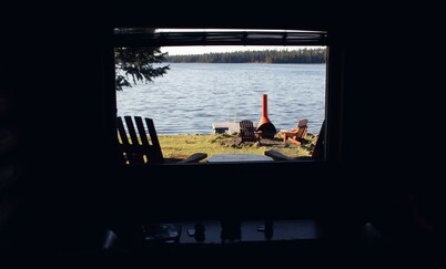 Beautiful, waterfront Log Cabin on very private, ranch.  Relax Off-grid!