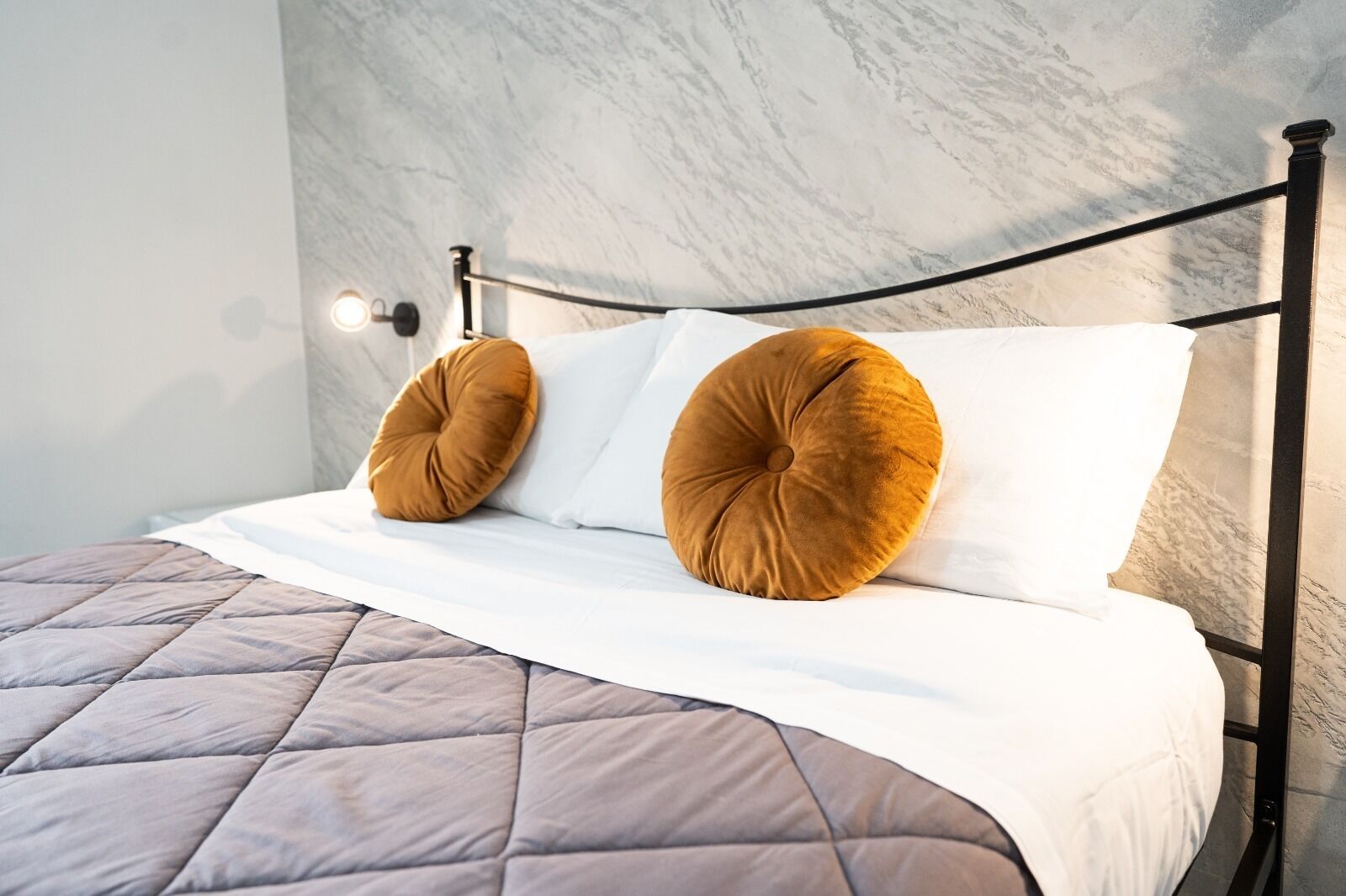 Basic Double Room, Courtyard View | Desk, free WiFi