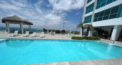 Charming 2-bedroom apartment with AC, fitness room in beautiful Salinas