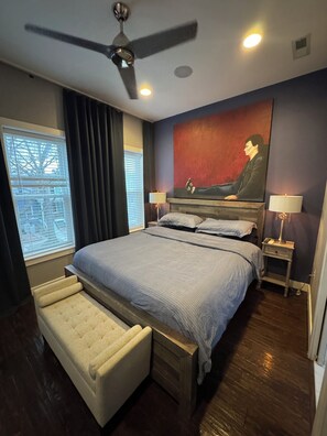 3 slaapkamers, een strijkplank/strijkijzer, reisbedje, gratis wifi