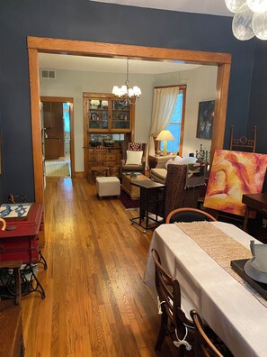 Interior - Charming art filled Chicago 3 bedroom in popular Logan Square. Lovely yard. (Chicago)