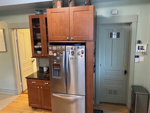 Interior - Charming art filled Chicago 3 bedroom in popular Logan Square. Lovely yard. (Chicago)