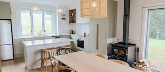 Stunning top of the Otways /spotless new-build retreat of 3-4 (opt) bedrooms.