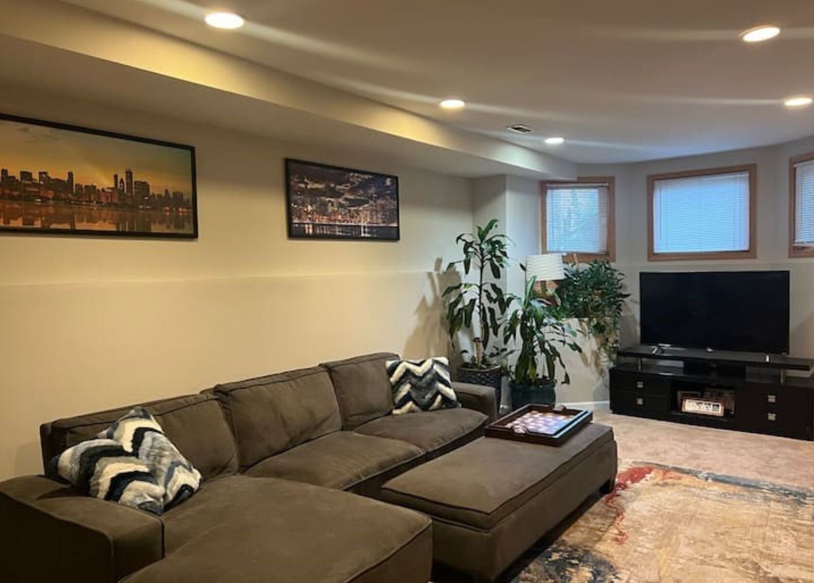 Smart TV, fireplace, computer monitors, printers