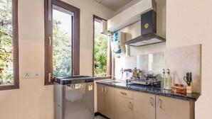 Private kitchen - Green Oasis , Spacious & Calm. (Gurugram)