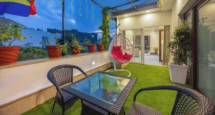 Penthouse w/ Jacuzzi/steam bath &foot massage