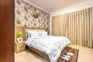 1 soveværelse, skrivebord, strygejern/strygebræt, weekendseng